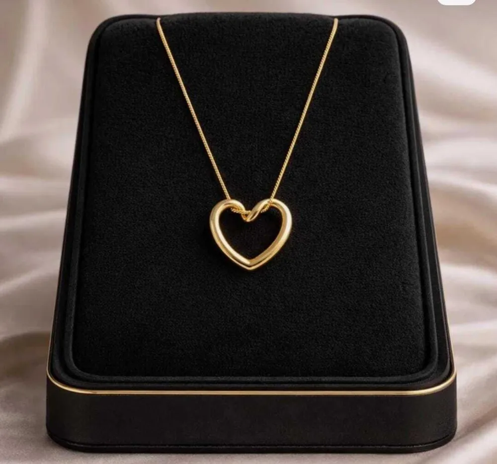 Minimalist Hollow Butterfly Pendant Sleek Snake Chain Necklace Gold-plated Plated Alloy Necklace photo 2
